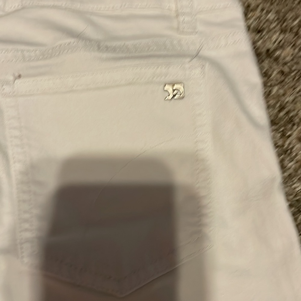 Joe’s Jean - Picture 4 of 4